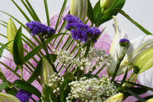 handtied-lilies-2b